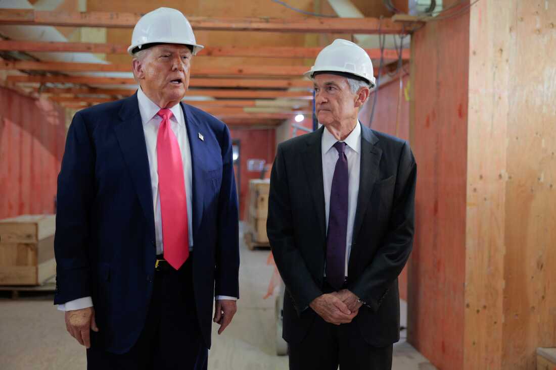 Donald-Trum-và-Jerome-Powell.jpg