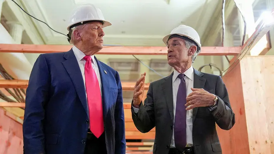 trump-powell-fed-visit-1.webp