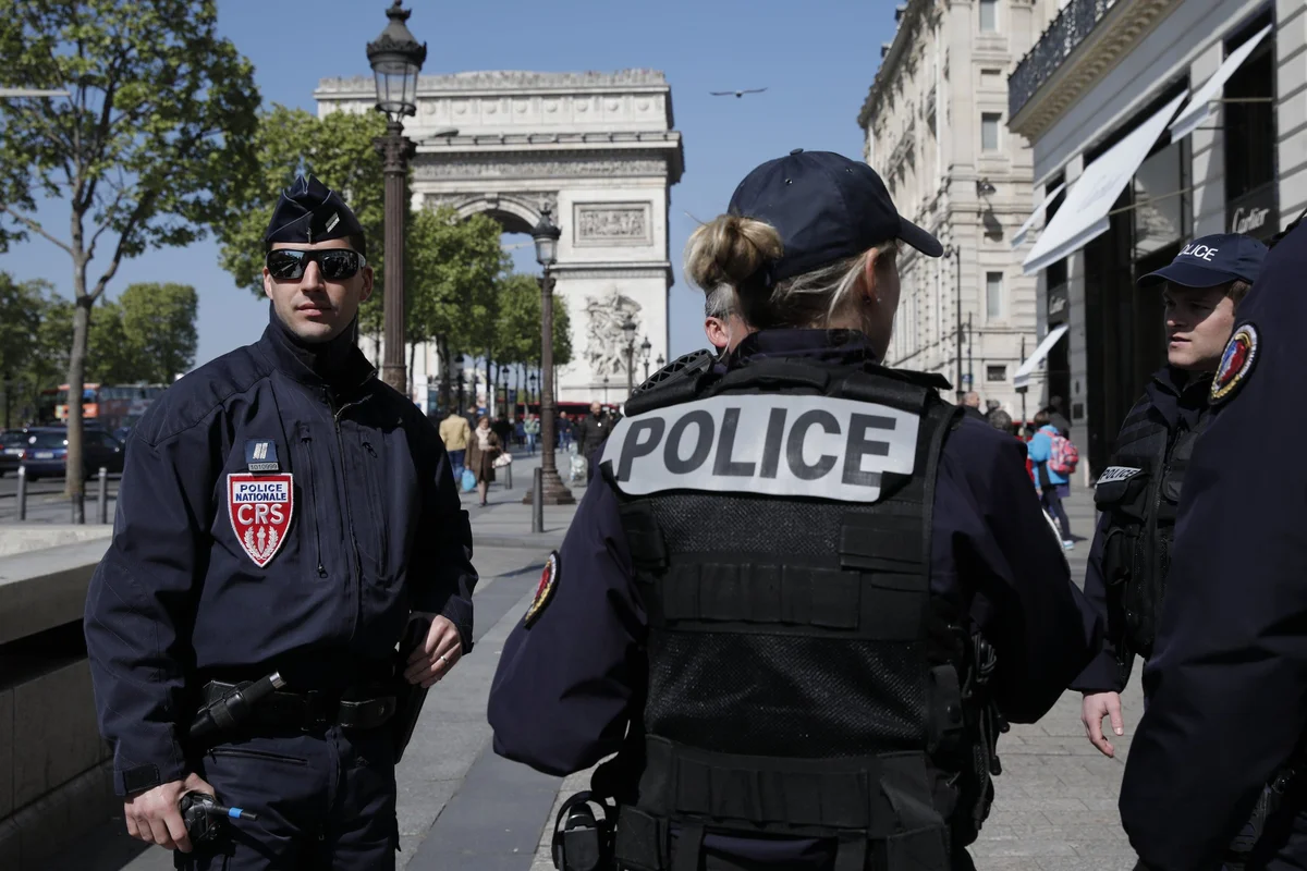 04-21-french-police-killed.jpg