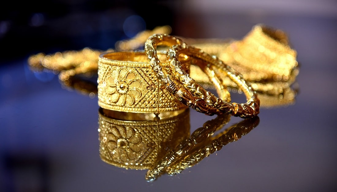gold-jewelry-min.jpg