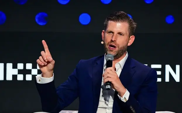 Eric-Trump-con-trai-Donald-Trump