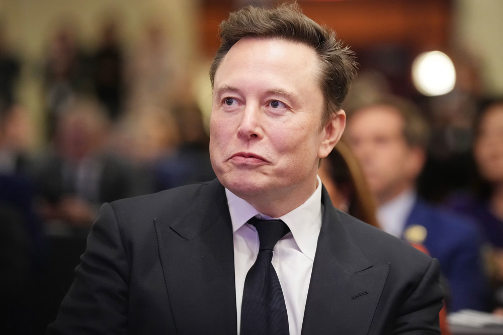 Elon_Musk_can_moc_500_ty_USD